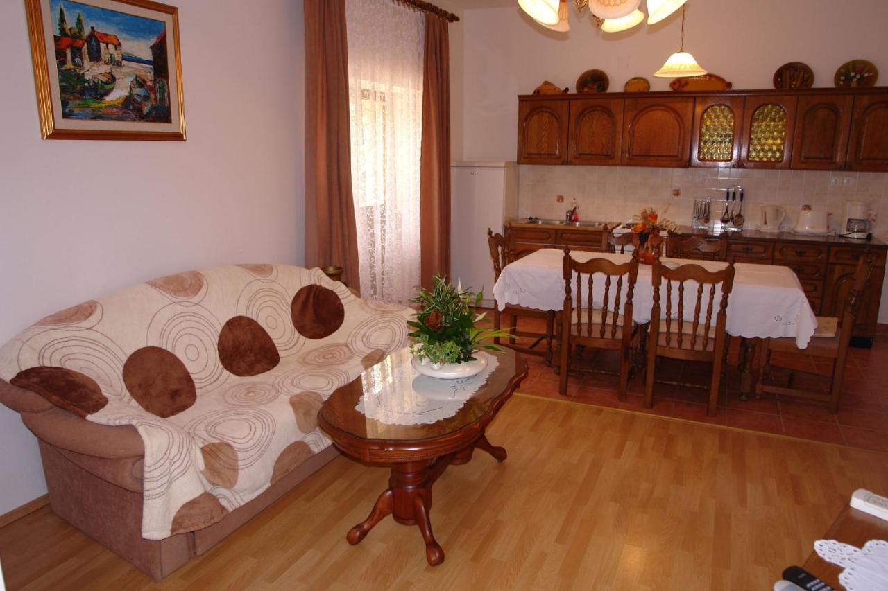 Apartments Nikolina Novi Vinodolski Eksteriør billede